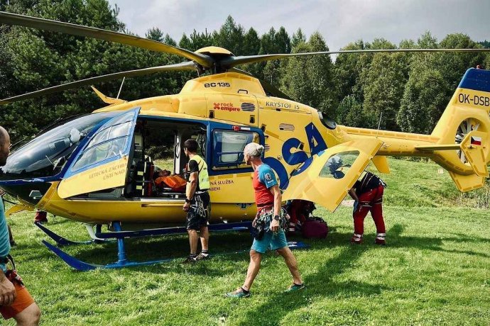 Dva pády, dvě zlomeniny dolních končetin