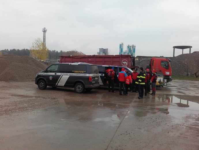 Kynologové cvičili s IZS v Malé Čeperce