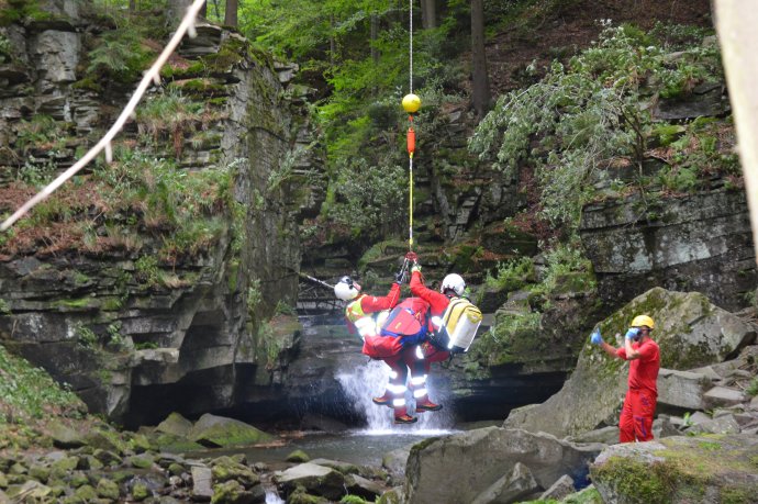 Vážně zraněná žena v Malenovicích