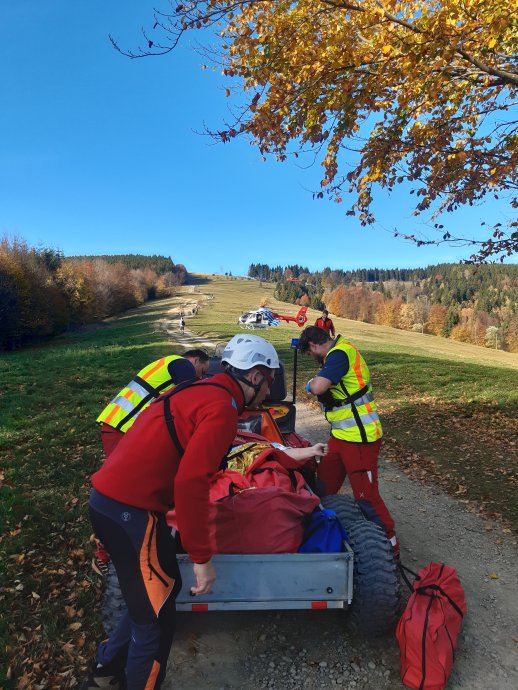 Pro turistku letěl vrtulník
