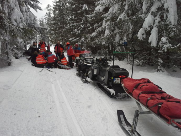 Podvečerní pátrání a vrtulník na Zadově