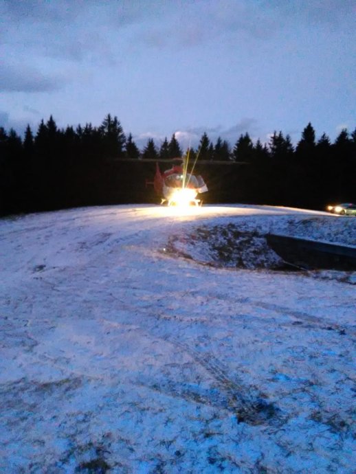 Záchrana mladé snowboardistky