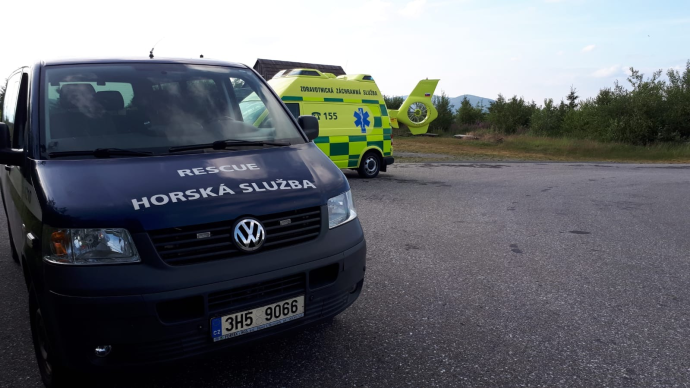 Těžce zraněný chlapec na koloběžce