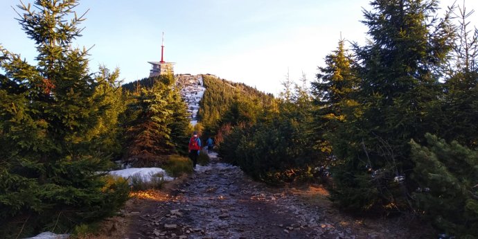 Vrtulník letěl na Lysou horu