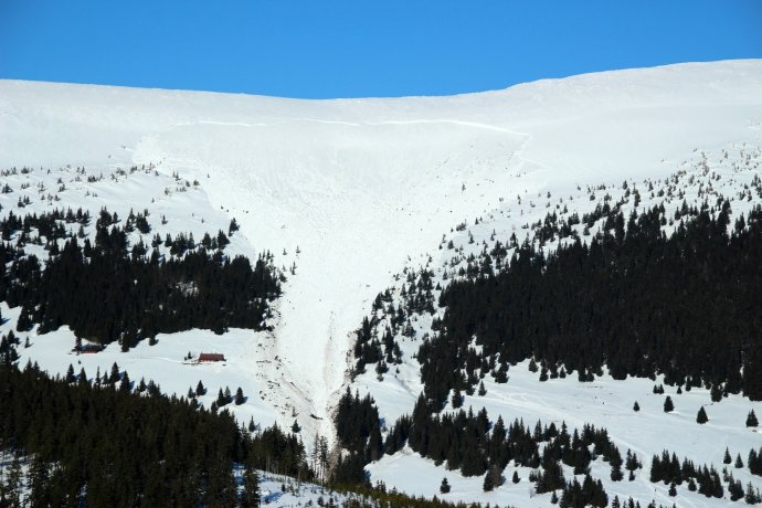 Lavinová situace v Krkonoších v první polovině února 2015