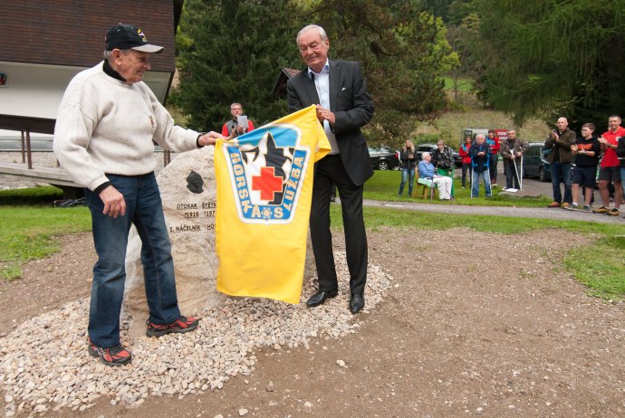 Odhalení pamětní desky a křest knihy o HS