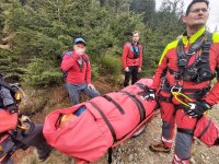 Záchrana muže s podezřením na otevřenou zlomeninu v Krkonoších