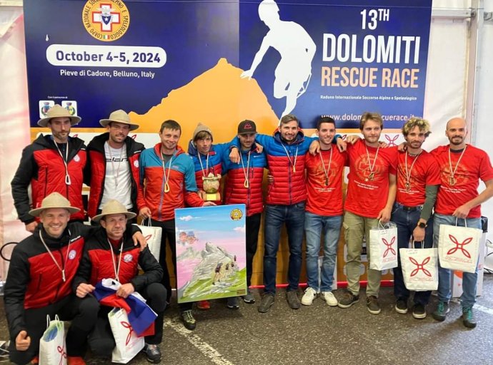Vítězství Horské služby Krkonoše v závodě "Dolomity Rescue Race 2024"