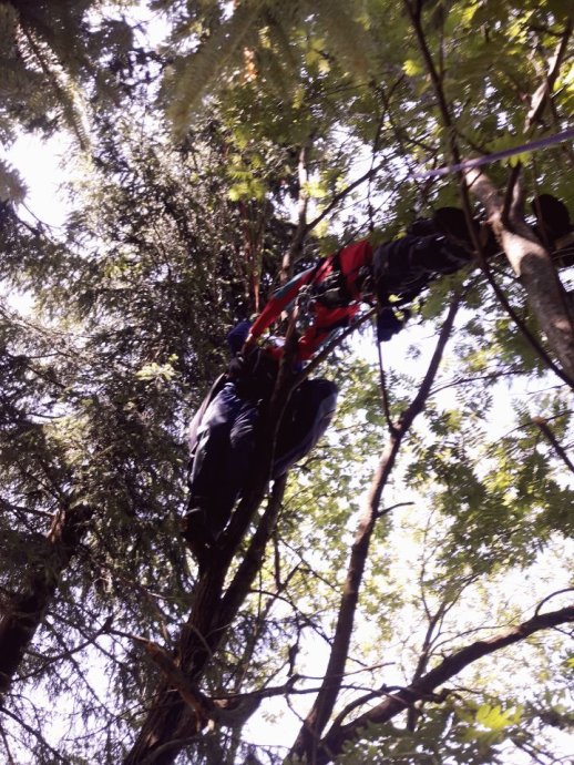 Záchrana paraglidisty