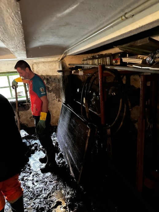 První den na povodních