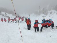 Svědek největší lavinové nehody v Krkonoších zase zaměstnal záchranáře.