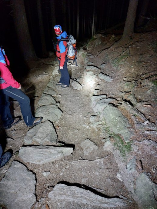 Noční pátrání v Peci pod Sněžkou.