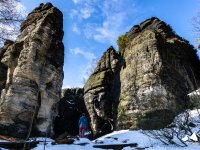 Tiské skály umí být nebezpečné i v zimě.