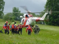 Součinnostní výcvik leteckých záchranářů Horské služby Šumava, Krušné hory a pilotů vrtulníku Armády ČR.