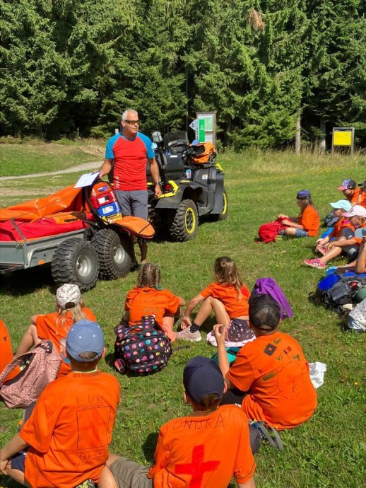 Dětský tábor ČČK na Lipně a Horská služba.