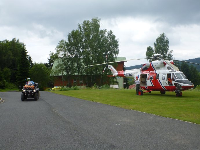 Těžké zranění cyklisty, vrtulník odletěl s prázdnou