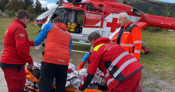 Ošetření a transport zraněné cyklistky v Jeseníkách