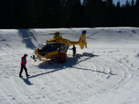 Těžce zraněný běžkař na Bílé Desné