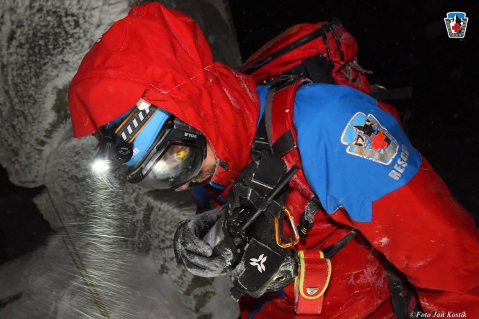 Rušná noc v Beskydech, pátrání po turistovi a transport dvou místních do lékařské péče