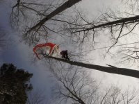 Náročná záchrana paraglidisty