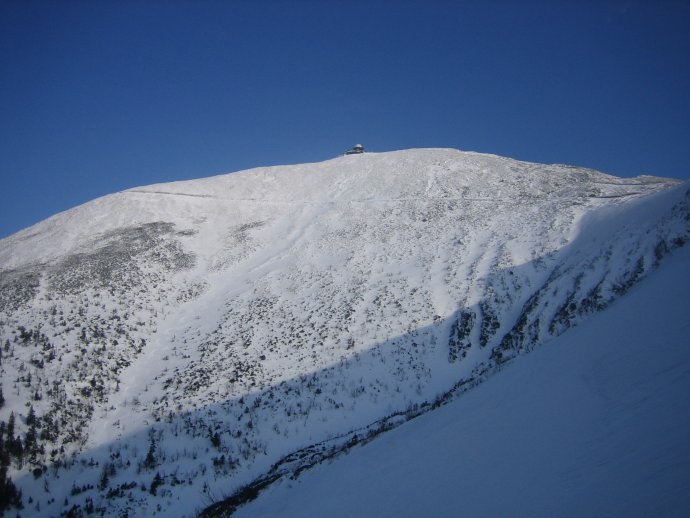 Pád z Jubilejní cesty na Sněžce.