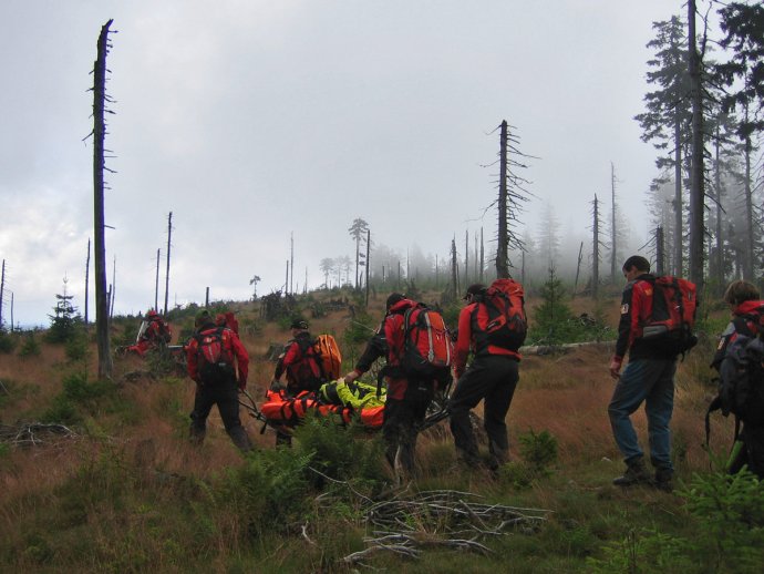 Cvičení Horské služby: Rychle kyslík! Muže zasáhl blesk!