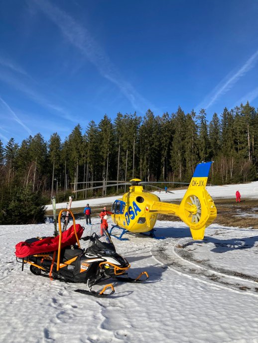 Lipno a dva senioři v obtížích