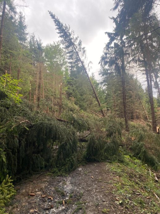 Beskydy hlásí nebezpečnou situaci ve volném terénu.
