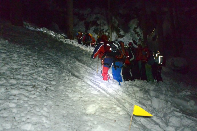 Součinnostní cvičení Horské služby ČR oblast Šumava a Bergwacht Bayern při záchraně osob zasypaných lavinou.
