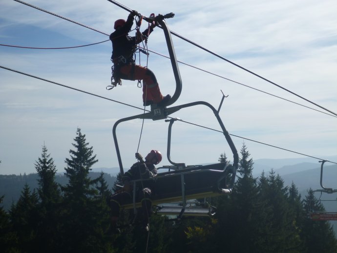 Společné cvičení horské služby a hasičů Plzeňského kraje