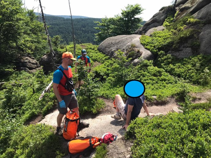 Záchrana turisty pod Frýdlantským cimbuřím